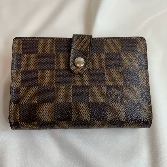 Louis Vuitton Damier French Kiss Wallet  Sku#83676 - Picture 1 of 8